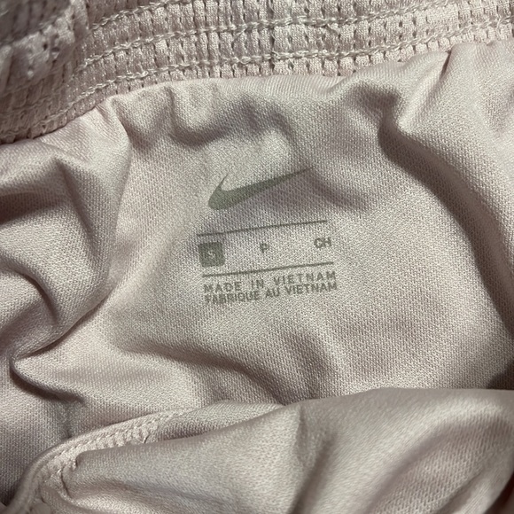 Nike running shorts - Picture 2 of 3